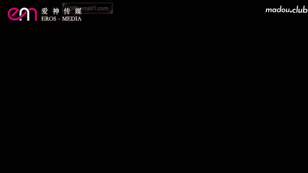 EMX056 骇客骇入被羞耻偷拍  嘘 我色色的小秘密别跟别人说