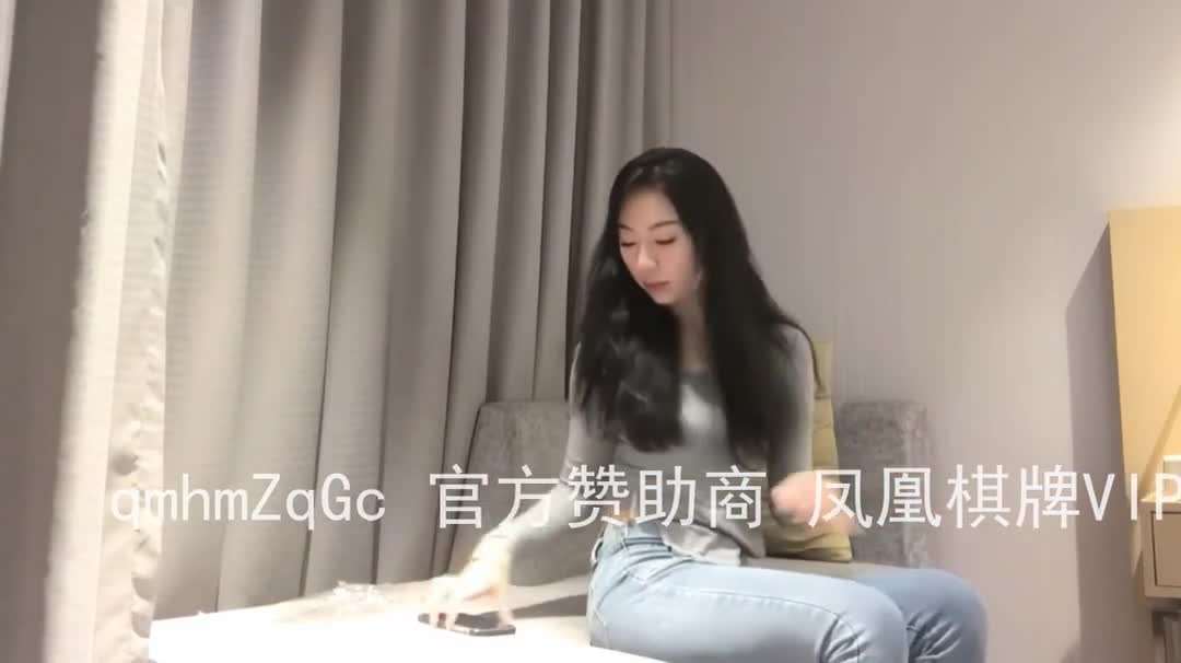 换上黑丝高跟的良家人妻秒变淫娃荡妇