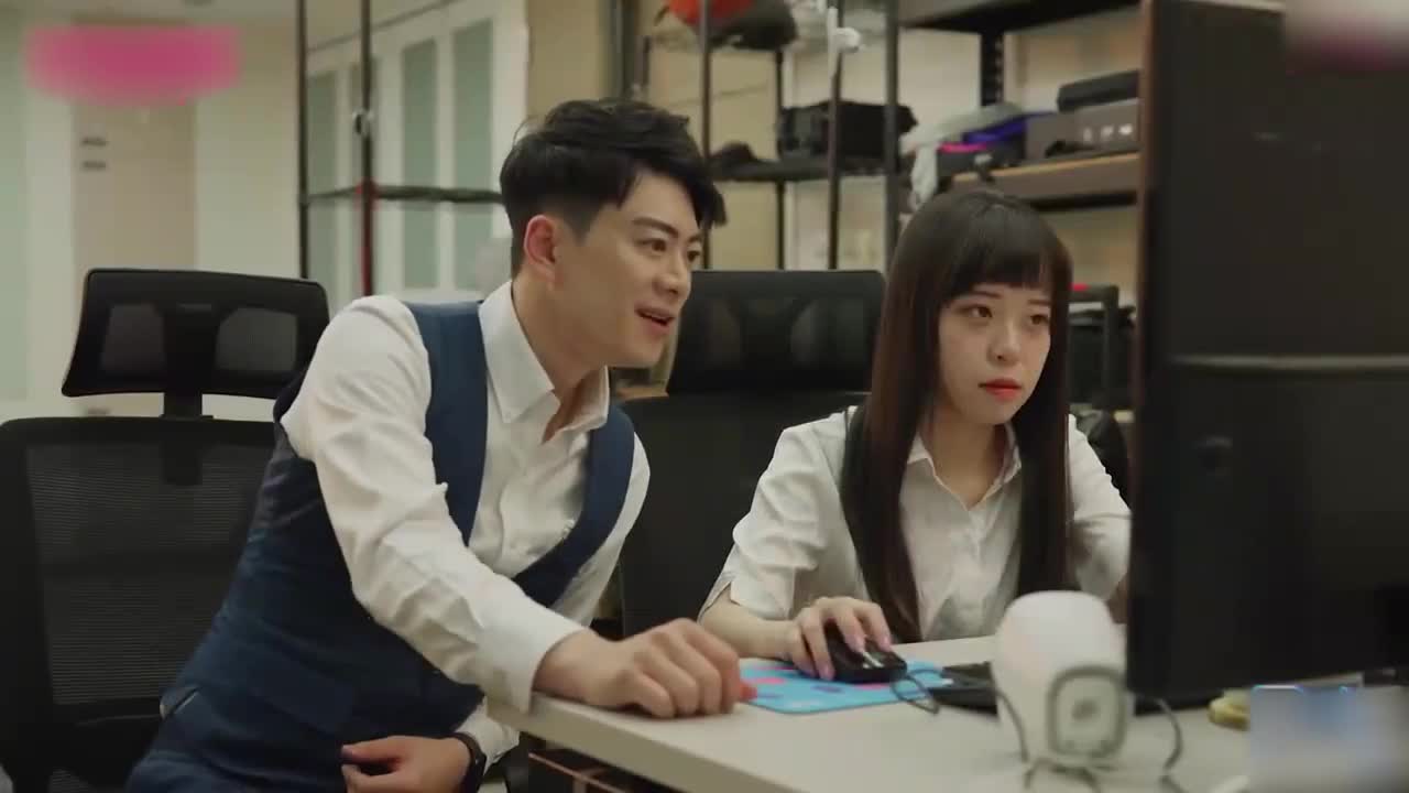萝莉-性爱玩物萝莉OL骑乘摇上位尤莉-巨乳口交少女